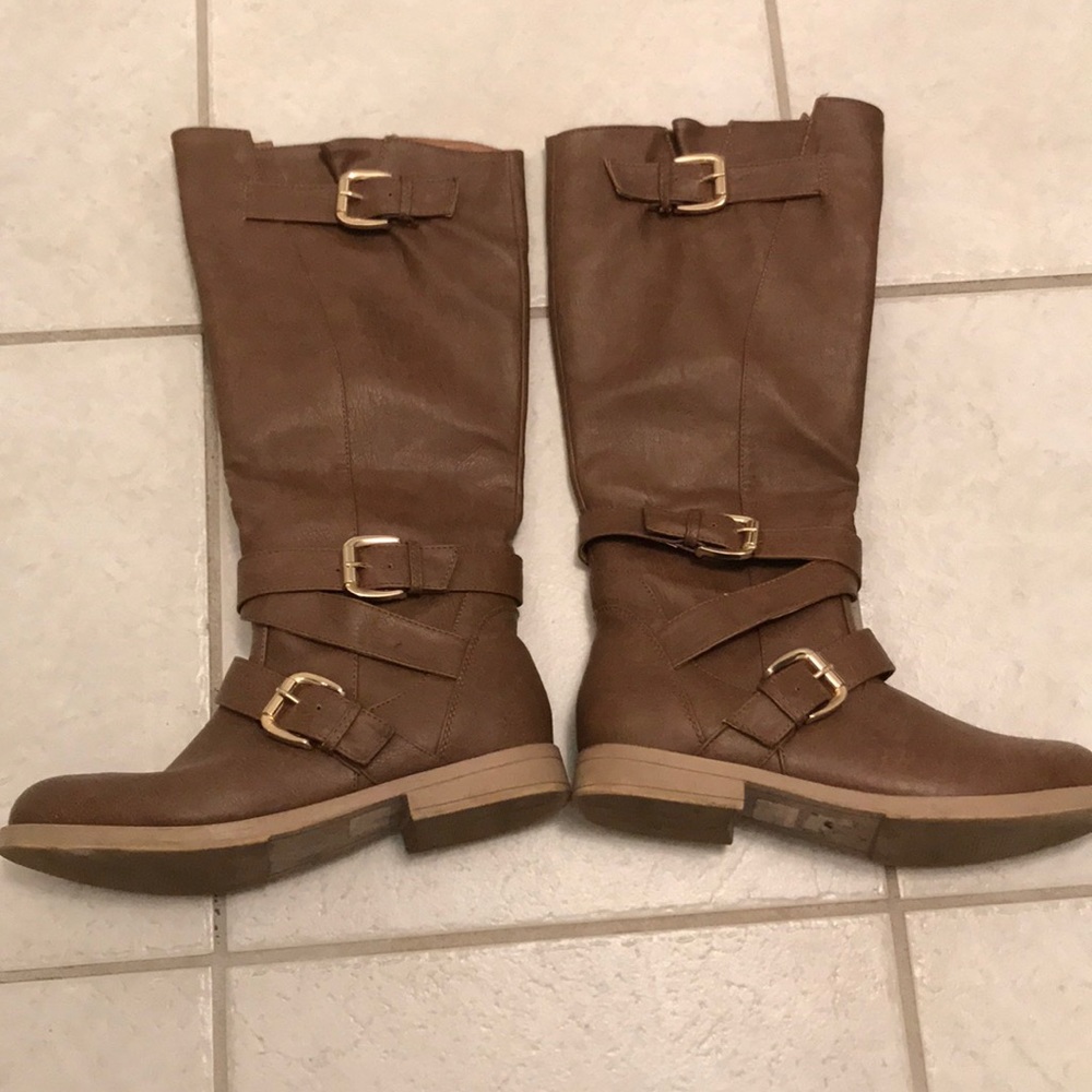 Light brown boots